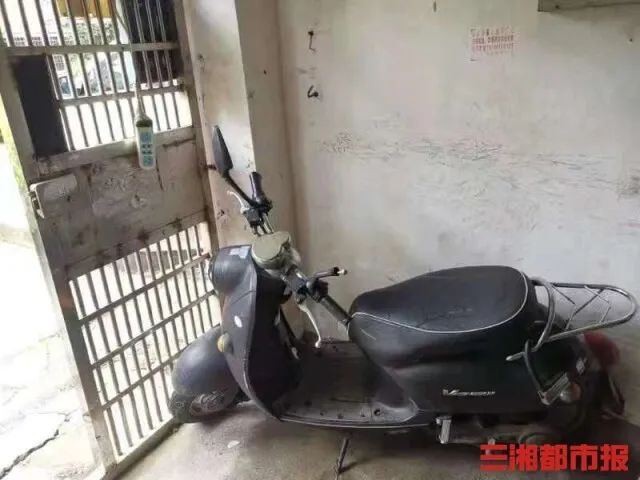 DƬ